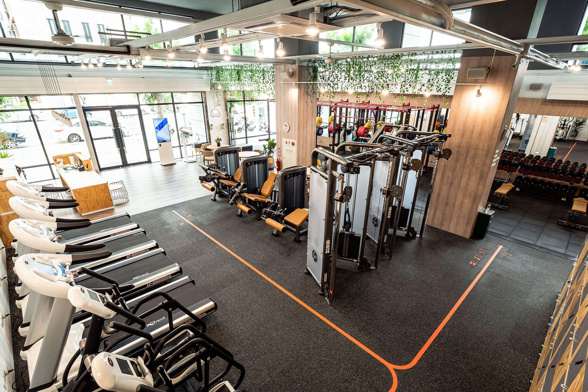 嘉義健身房室內空間設計－挑高設計｜塔索肌力與體能訓練中心